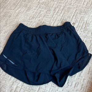 Lululemon navy hotty hot shorts 5” inch